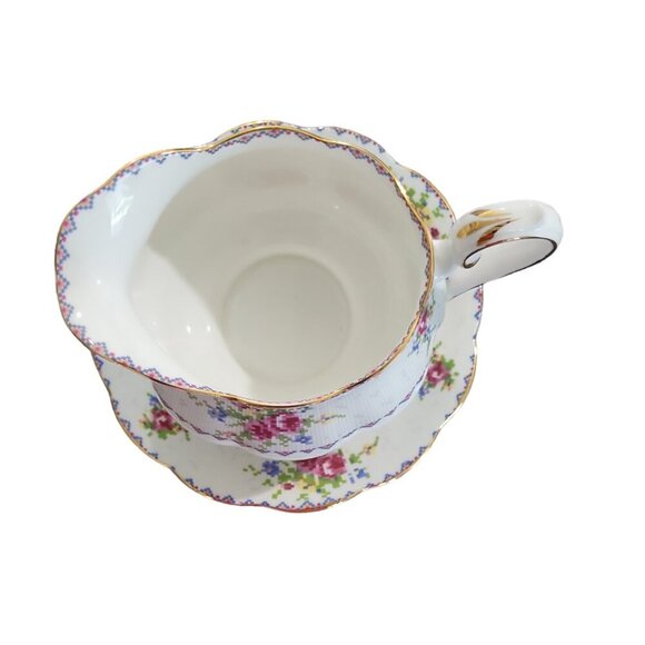 Vintage Royal Albert Petit Point Round Gravy Boat & Plate English Bone China - Picture 4 of 8